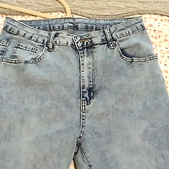 Stretchy denim - Picture 1 of 3